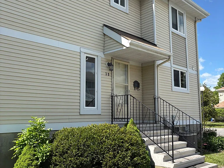 30 McDermot Ct #45 — Photo 1