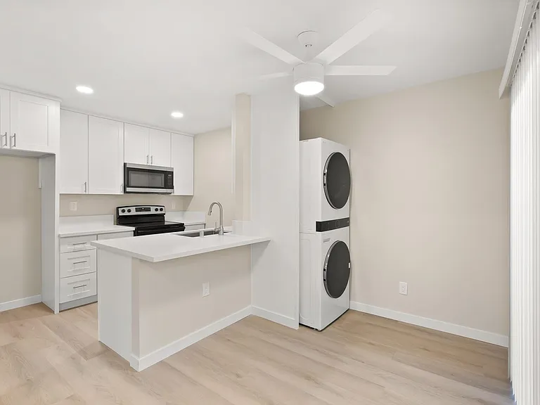 Concorde Apartments - Riverside, CA — Photo 28
