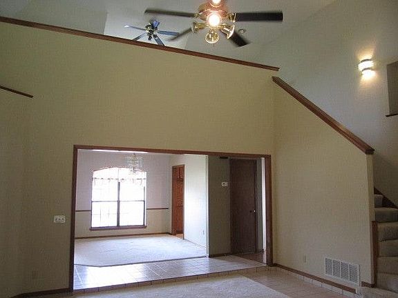 4th image of 209 SW 142nd St