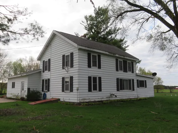 N6782 State Road 49, Iola, WI 54945