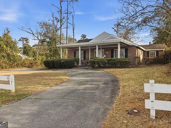 4th image of 607 Mack Dr