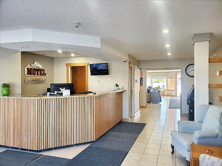8120 Sparrow Cres #201 — Photo 7