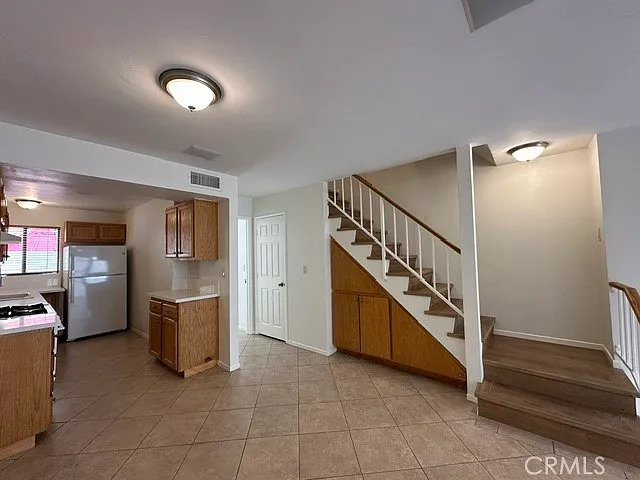 22865 Del Valle St — Photo 7
