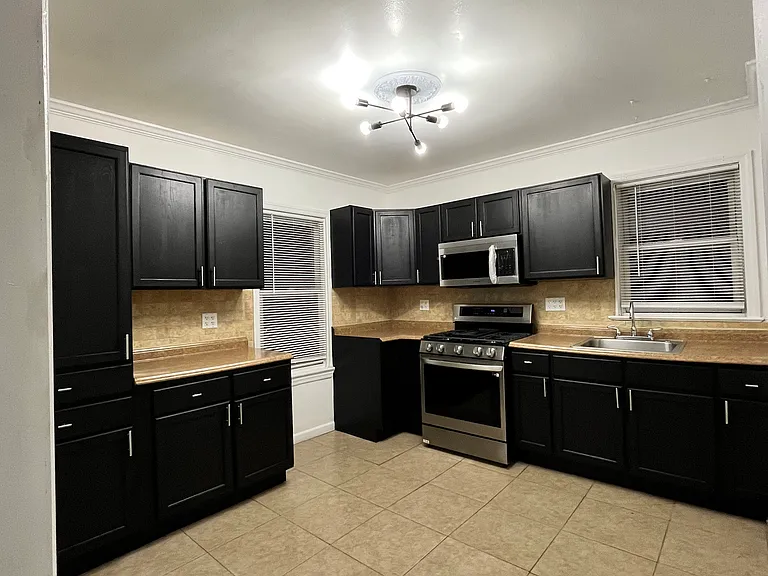 630 Ridge St #2 — Photo 5