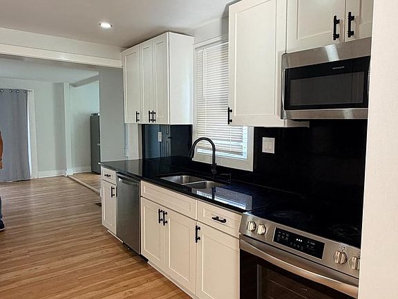 5th image of 7516 Burgess Ln