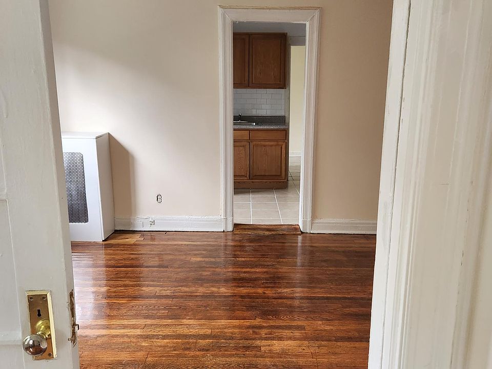 1st image of 21 Rich Ave APT 2A