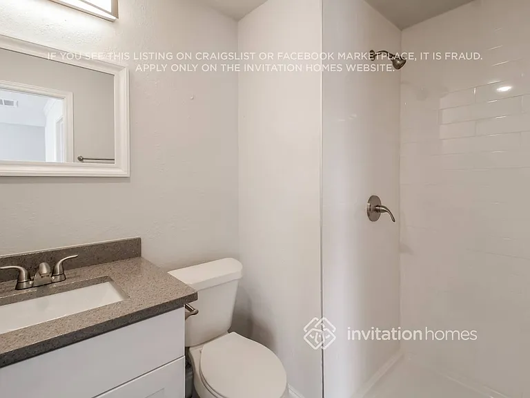 403 E Standifer St #B — Photo 11
