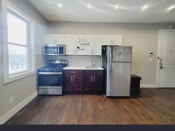 4 Whitman Avenue image 1 of 5