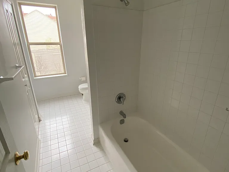 1623 Meadville St — Photo 7