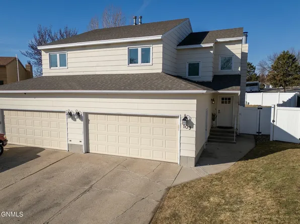 109 E Brandon Dr, Bismarck, ND 58503