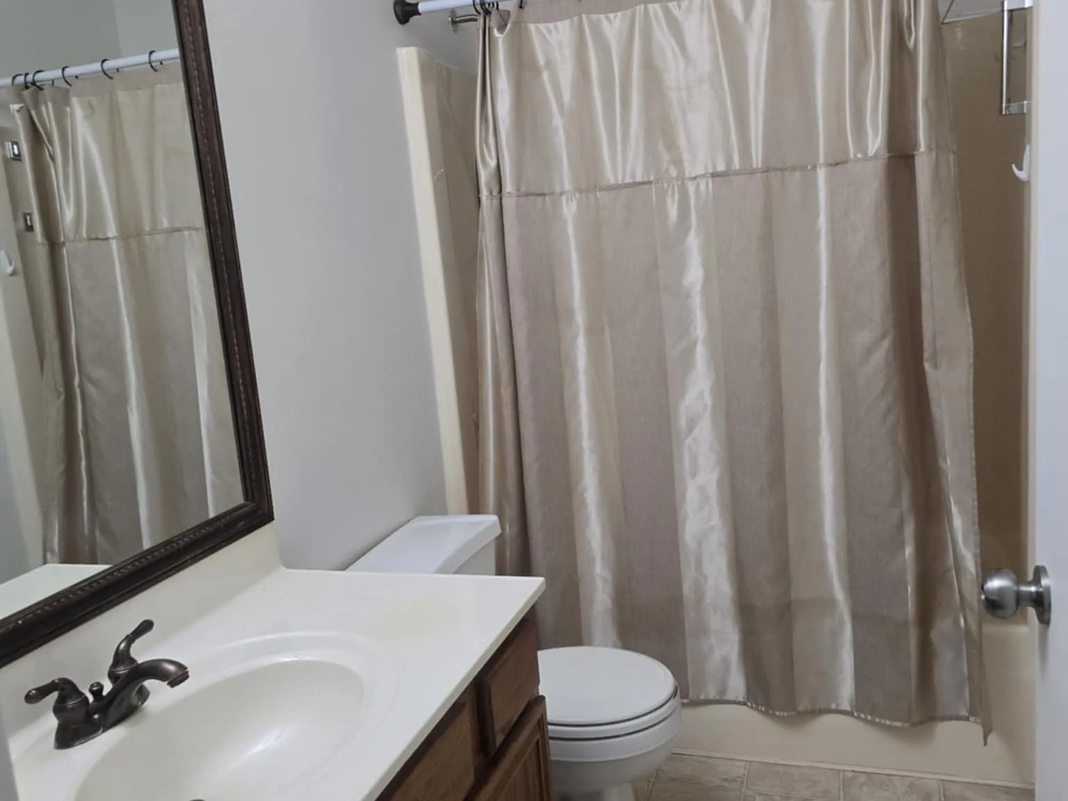 2 bed, 1050 sqft, $1,500 — Photo 2