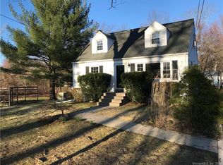 305 Loveland Rd, Stamford, CT 06905