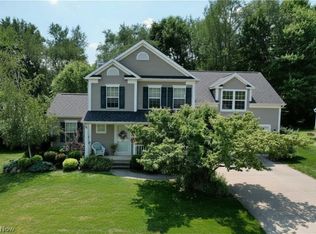 3328 Pine Ridge Dr, Ravenna, OH 44266