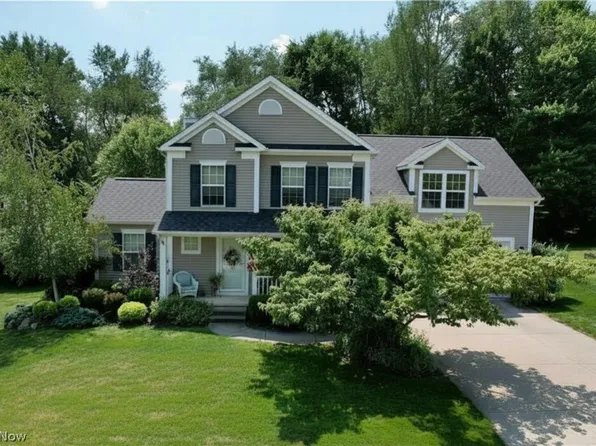 3328 Pine Ridge Dr, Ravenna, OH 44266