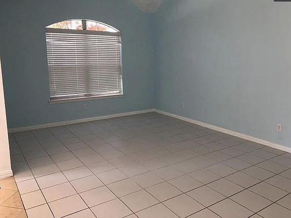 3rd image of 515 Calvary Dr