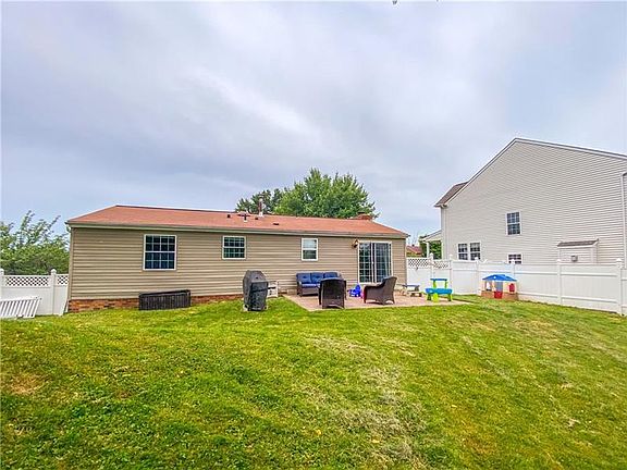 3rd image of 107 Scottsdale Dr