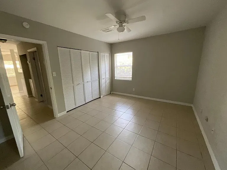 2218 S Park Ave — Photo 5