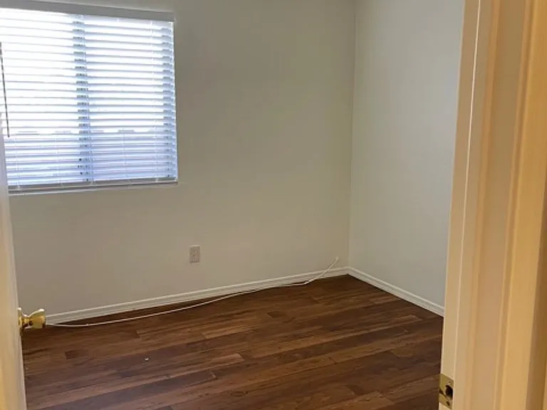2057 W Silver Meadow Pl — Photo 14