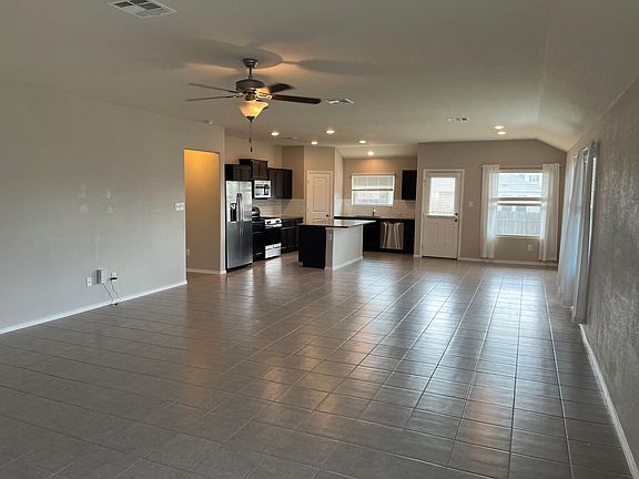 5th image of 21601 Gallus Dr