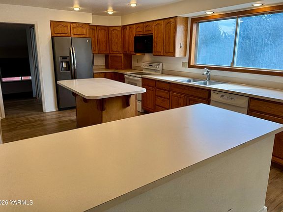 4th image of 7801 Campbell Rd #1