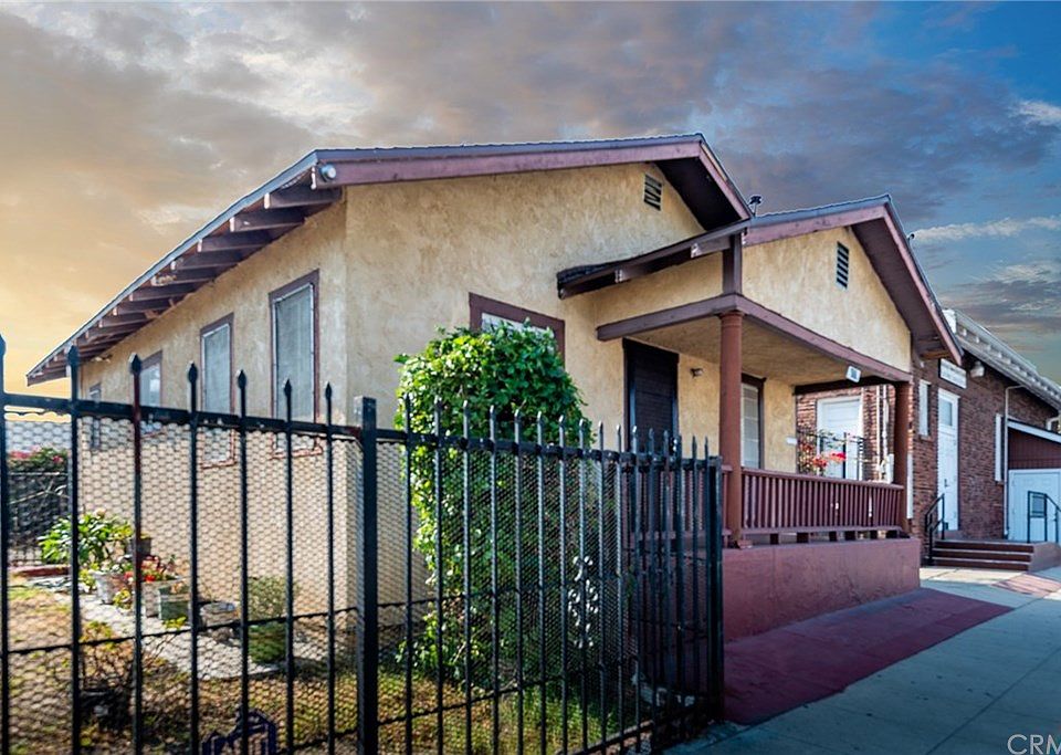 1st image of 4255 Menlo Ave