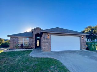4002 Goliad Dr, Granbury, TX 76048