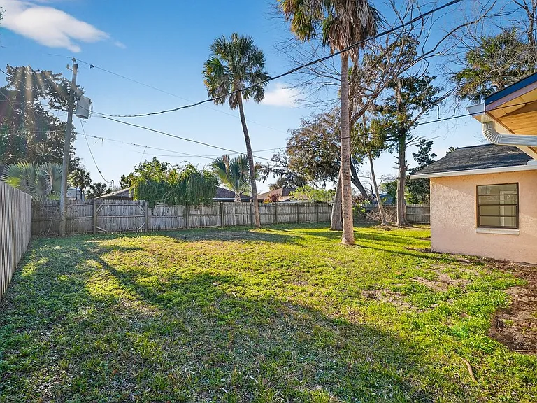 1956 Red Cedar Cir — Photo 20