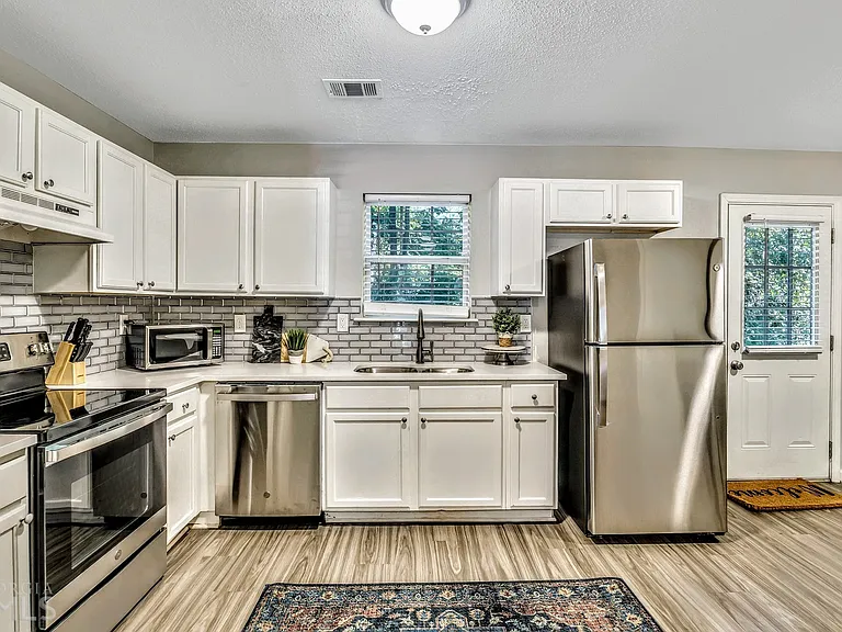 7269 Crestside Dr — Photo 8