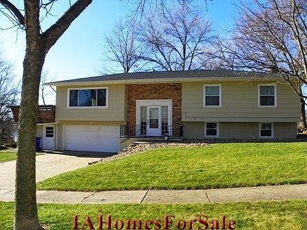 230 Brentwood Dr NE