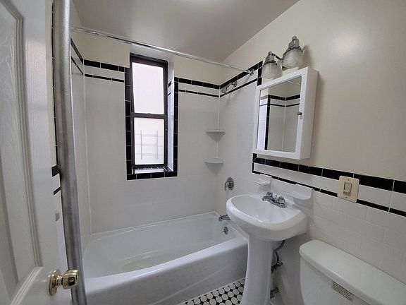 4th image of 267 Edgecombe Ave APT 6H