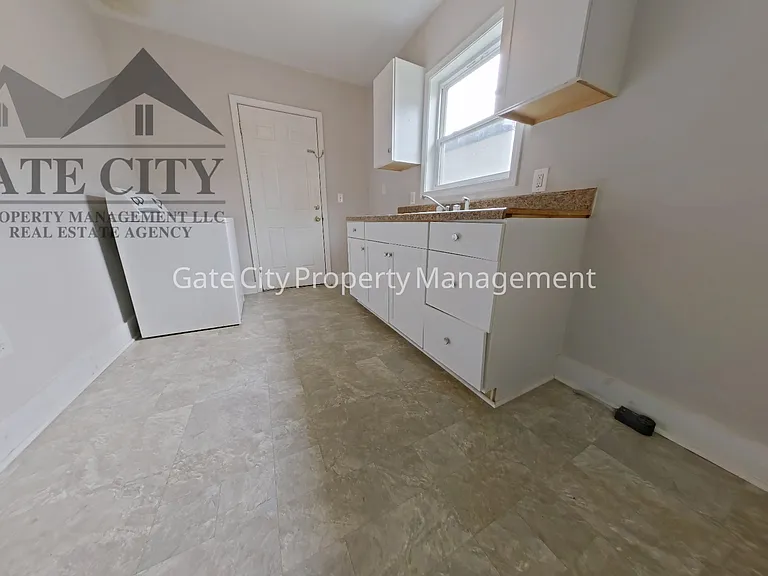 341 Ennis St #B — Photo 2