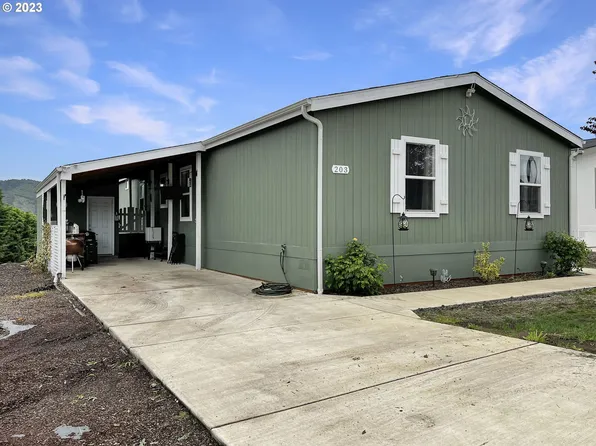 203 Nestucca Ln Space 162, Roseburg, OR 97471