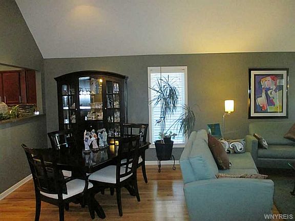 3rd image of 66 Lord Byron Ln
