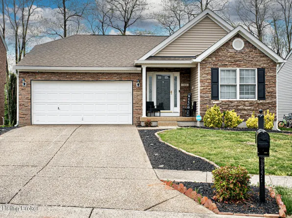 5416 Bannon Crossings Dr, Louisville, KY 40218