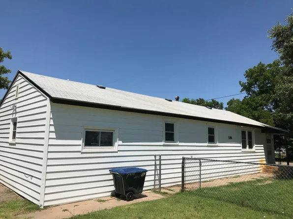 1506 W McArtor Rd, Dodge City, KS 67801