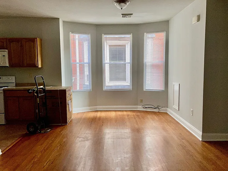 4813 Baltimore Ave — Photo 5