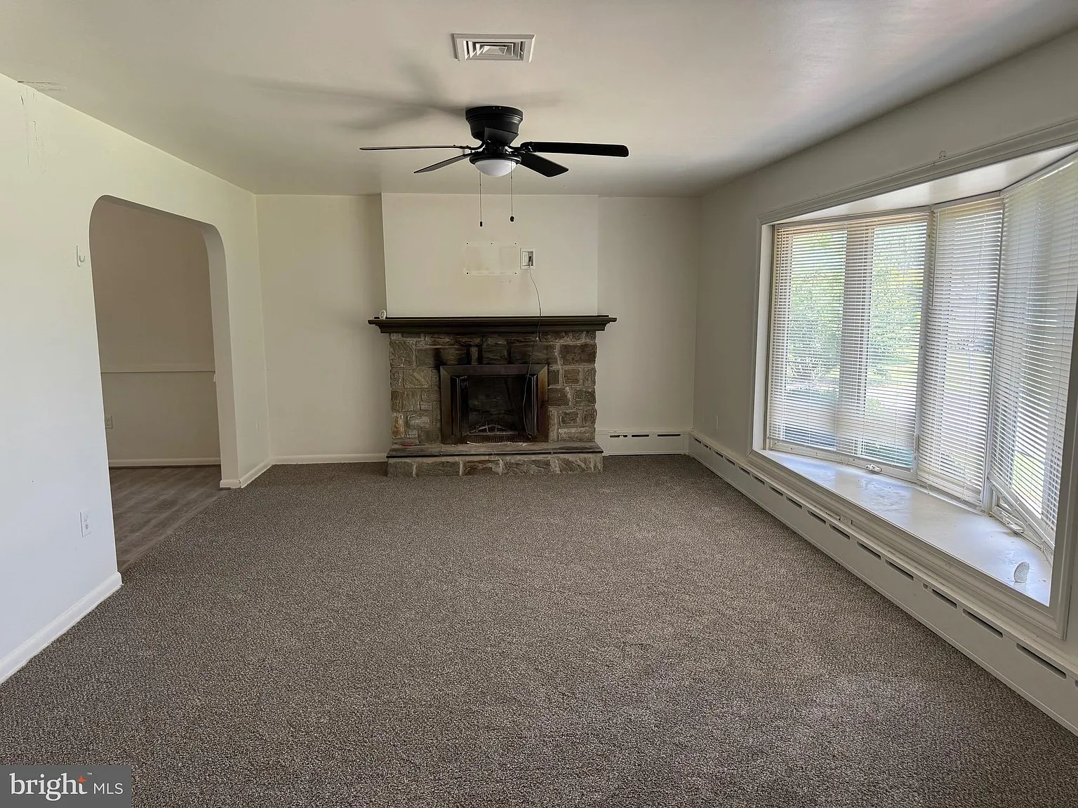 3 bed, 1.5 bath, 1456 sqft, $2,250 — Photo 4