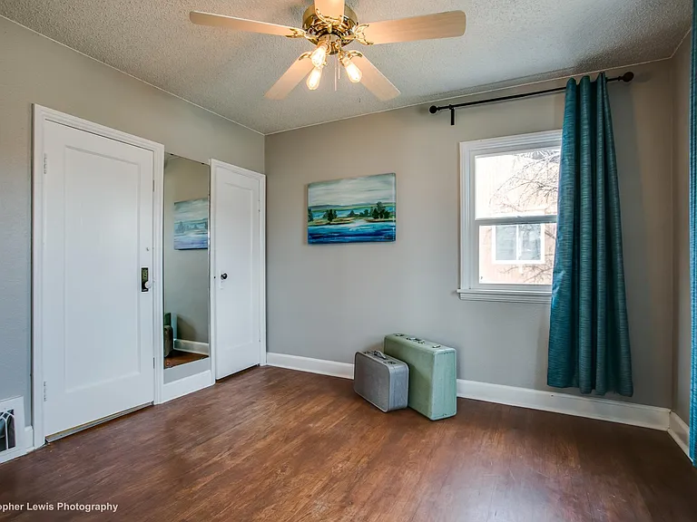 1315 Ames St — Photo 4