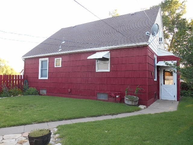 2nd image of 2200 Madison St
