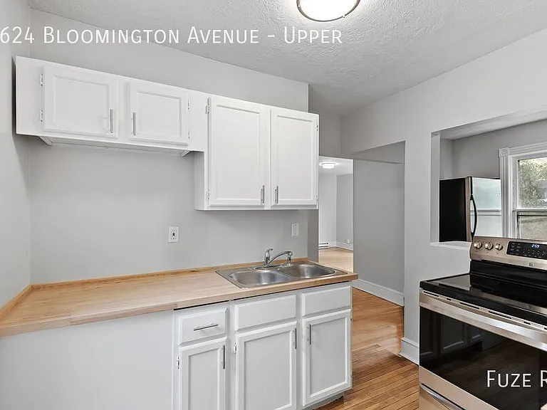 3624 Bloomington Ave #UPPER — Photo 8