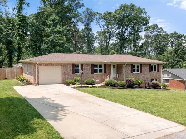 8 Ravensworth Rd, Taylors, SC 29687