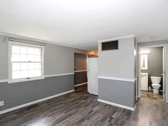 3rd image of 118 Amarillo Dr