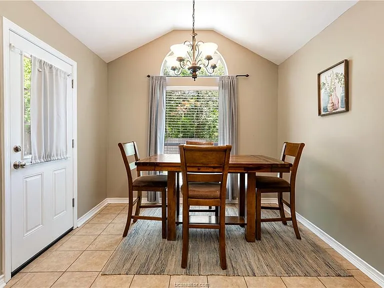 1711 Beaver Pond Ct — Photo 15