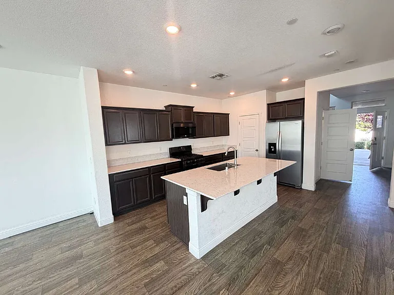 2454 Quesada Dr — Photo 8