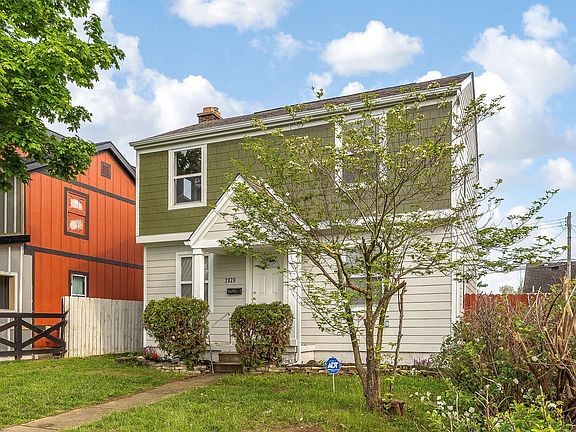 3rd image of 2020 W Mound St