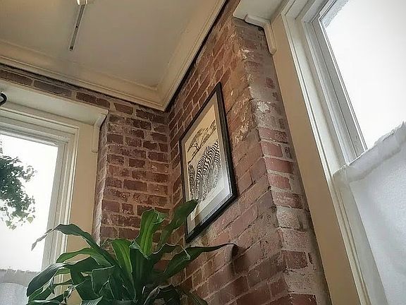 5th image of 149 Derby St APT E