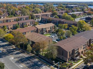 47301 Delaire Landing Rd, Philadelphia, PA 19114