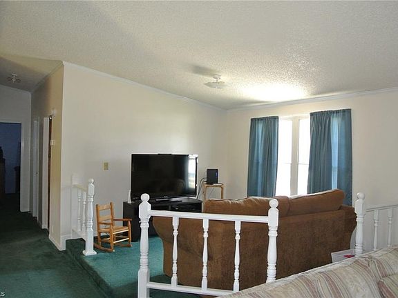 3rd image of 1005 Millcreek Ct