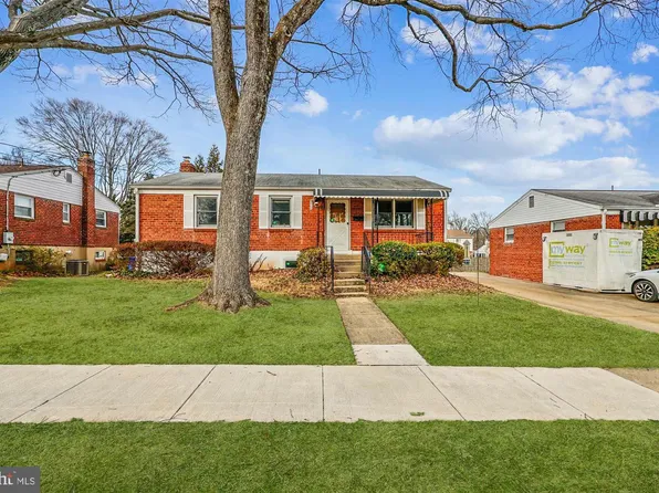 4717 Topping Rd, Rockville, MD 20852