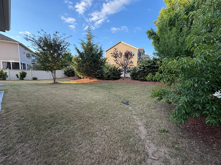 1605 Capstone Dr — Photo 6